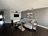 Fresh & Clean Townhome | Orleans