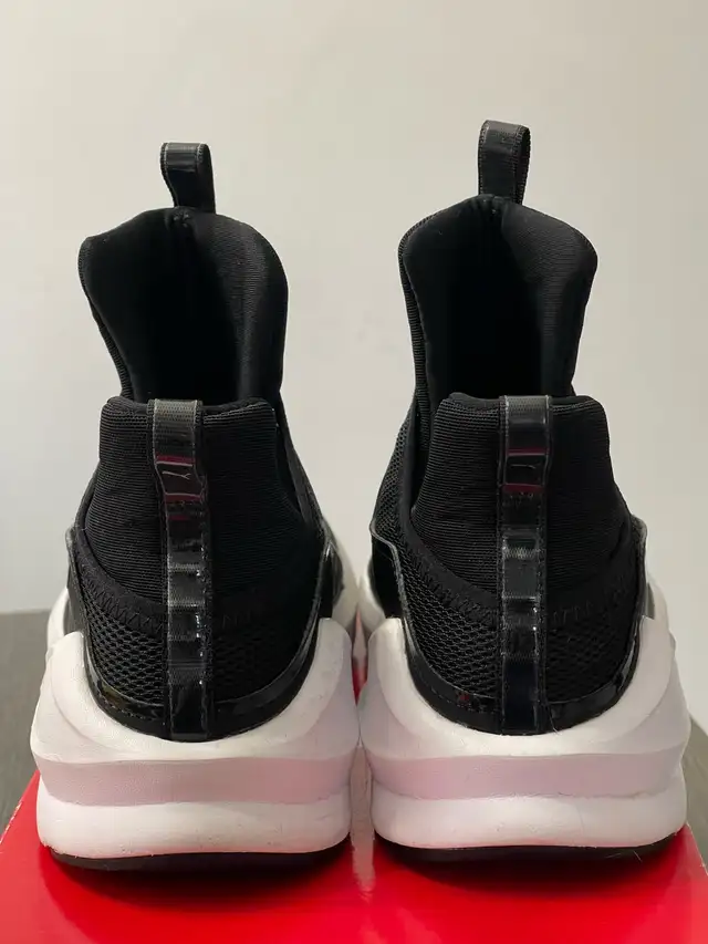 PUMA WOMEN’S size 7  in Women's - Shoes in City of Montréal - Image 3