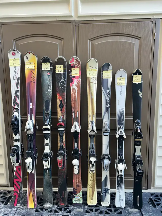 Female ski with boots  in Ski in Markham / York Region - Image 7