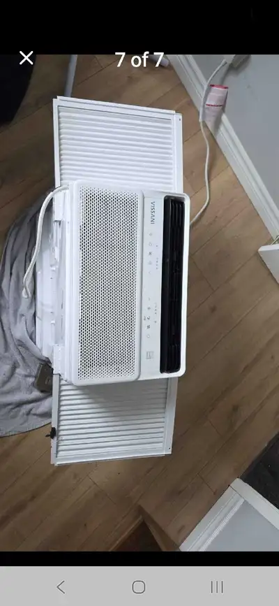 Works very well, like new, it is a 10,000 BTU cools 450sq ft 115V 60hz Paid $450 at Home Depo, movin...