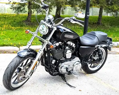 2016 Harley Davidson XL Sportster 1200 Custom Super low, one owner since day one, just over 700 km s...