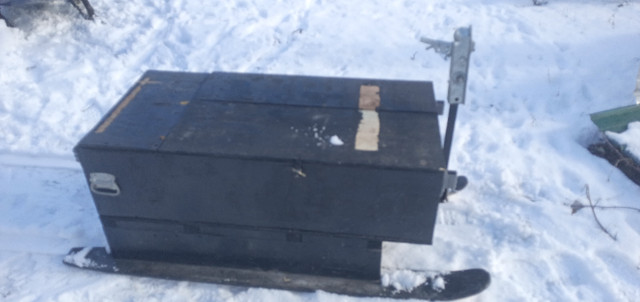 ICE FISHING SLED in Fishing, Camping & Outdoors in Trenton - Image 4