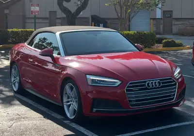 WOW BAS MILAGES, JAMAIS ACCIDENTÉ, JAMAIS SORTIE L'HIVER, TOUJOURS FAIT LES ENTRETIENS CHEZ AUDI LÉV...