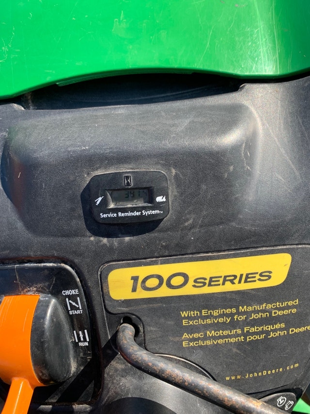 Riding lawn mowerJohn Deere LA135 Lawnmowers & Leaf Blowers