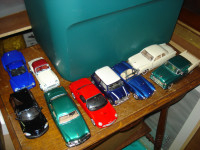 Collection de voitures miniatures 1/24  plus de 100 automobiles