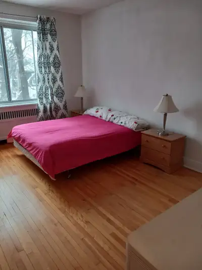 Beautiful room for rent for one person, in a quiet, clean and pleasant environment, close to Villa-M...