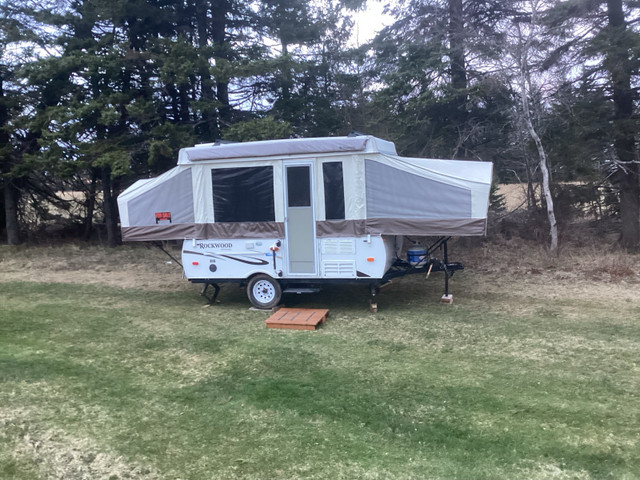 2011 Rockwood, Freedom, Hardtop Camper. Very good condition, 10’ in Travel Trailers & Campers in Charlottetown