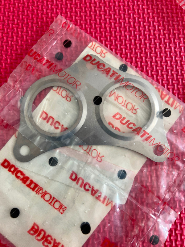 Ducati Exhaust Manifold Header Gaskets oem 79010012A ST4 748 916 in Other in City of Toronto