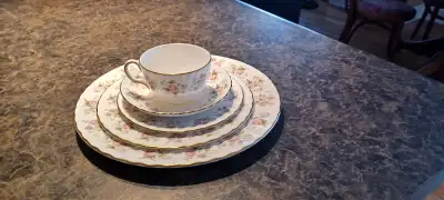 Minton china 10 place setting in excellent shape., View more