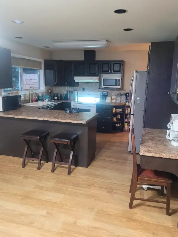 Big bdrm, in shared Comox house. EVERYTHING incl! in Room Rentals & Roommates in Comox / Courtenay / Cumberland - Image 6
