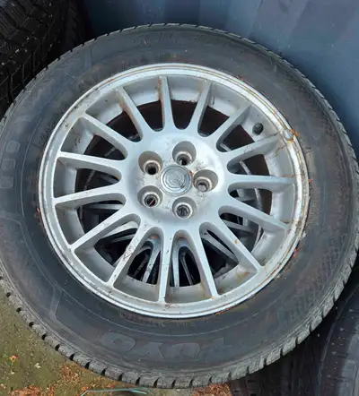 205/60/16 Date code: 1617 Bolt pattern: 5 x 100 Came off a 04 Chrysler Sebring x4 Calls/texts prefer...