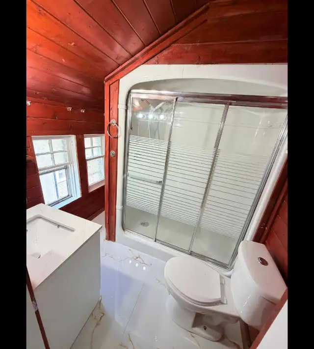 House for rent Residential + Business R1B zoning Brampton 