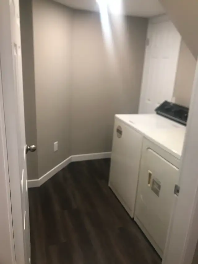 1bdrm near Ottawa N in Long Term Rentals in Hamilton - Image 5