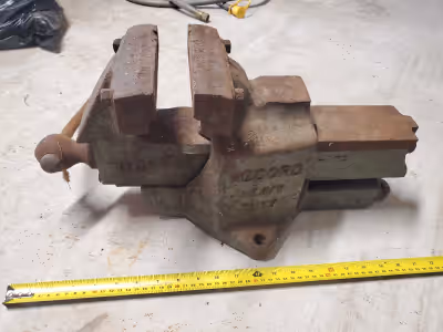 Up for sale is a classic Record No. 112 Heavy Duty Bench Vise, made in England – built like a tank a...