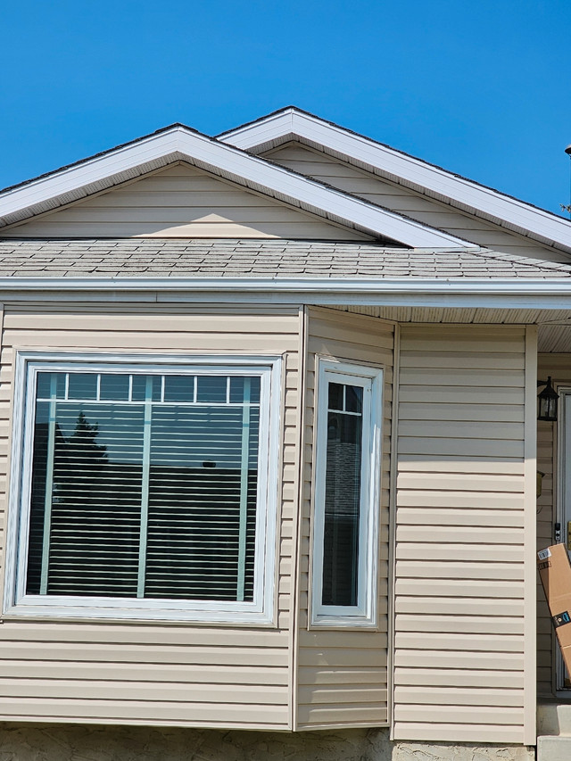 Siding soffit and facia repairs in Fence, Deck, Railing & Siding in Edmonton - Image 2