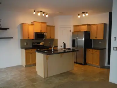3 Bedroom Duplex - Attached Garage & Fenced Yard
