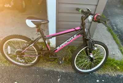 Kids Super Cicyle 18” bike- Like New, View more