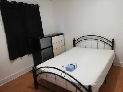 Across Cambria College 1min walk to the campuse available now