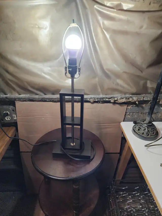 lamp wood shelf light table desk indoor lighting, no shade in Indoor Lighting & Fans in Oakville / Halton Region - Image 7