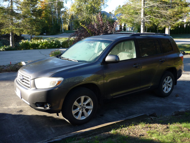 2009 Toyota Highlander Sport V6 AWD in Cars & Trucks in Peterborough - Image 3