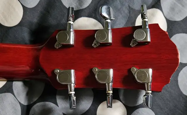 Oscar Schmidt (Washburn) OG2TR Acoustic Guitar in Guitars in Longueuil / South Shore - Image 8