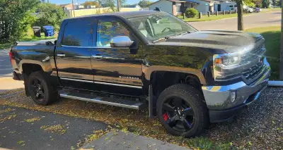 Fully loaded, all hwy kms, 4x4, 5.3L, leather interior w/ heated seats, no cracks in windshield, spr...