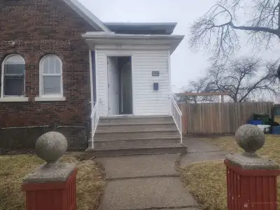 Address: Shepherd St West (Near Mosque & Al Noor School) ✨ Property Features: • 2-Level Detached Hou...