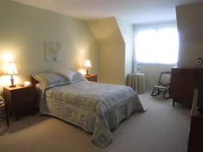 Two private rooms with private bathrooms are available in a beautiful, clean home. Perfect for stude...