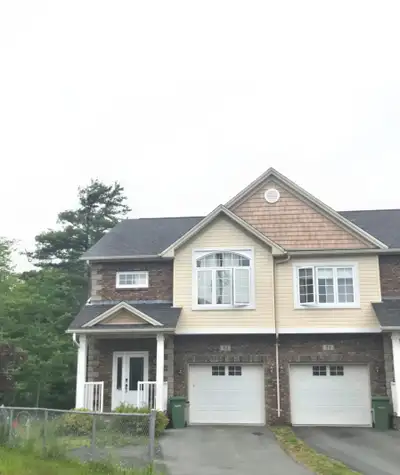 Welcome to this cozy and quiet townhouse located on a peaceful cul-de-sac in desirable South Bedford...