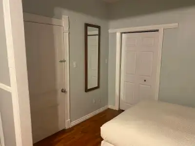 Une visite vous convaincra. Belles chambres à louer – maintenant. Il s'agit d'un appartement entière...