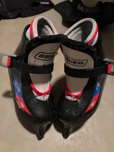 Beginner skates. Moulded boot with strap.