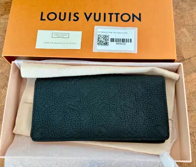 Louis Vuitton Brazza Wallet Black Model M69038 , View more