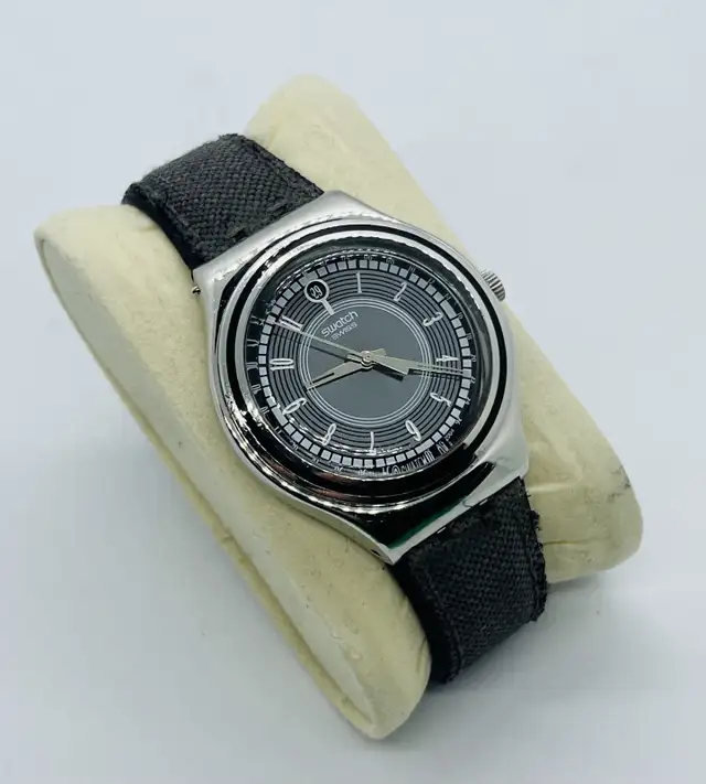 Montre Swatch in Jewellery & Watches in City of Montréal - Image 3