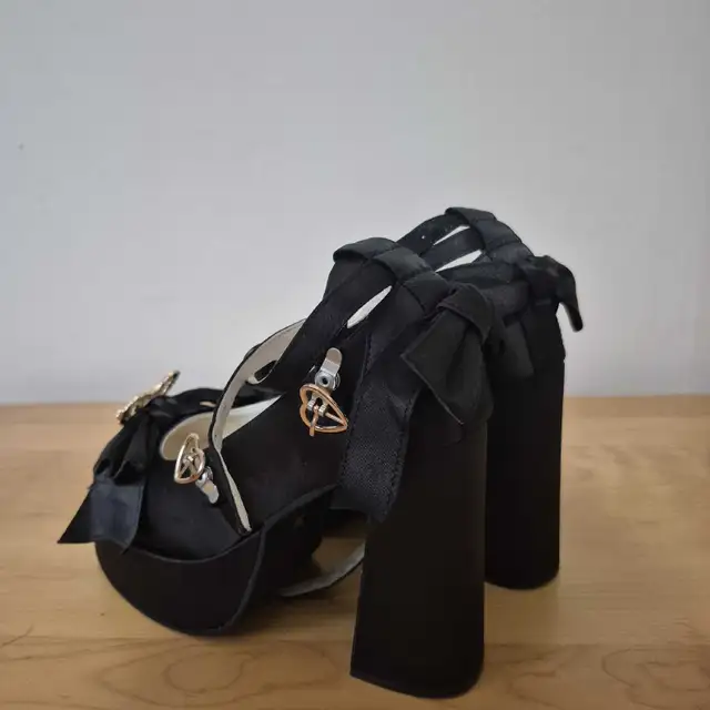 ~ Talons hauts noir Taille 39/8,8.5 ~ in Women's - Shoes in Québec City - Image 4