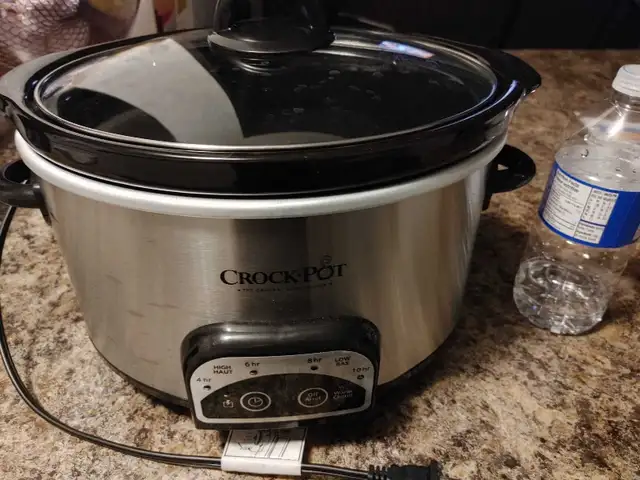 Slow cooker Crock pot in Microwaves & Cookers in City of Toronto - Image 2