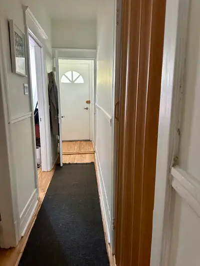 3.5 soit 2 pièces double dans 5plex au 2e étage sur très belle rue rénové été 2022 dont les photos t...