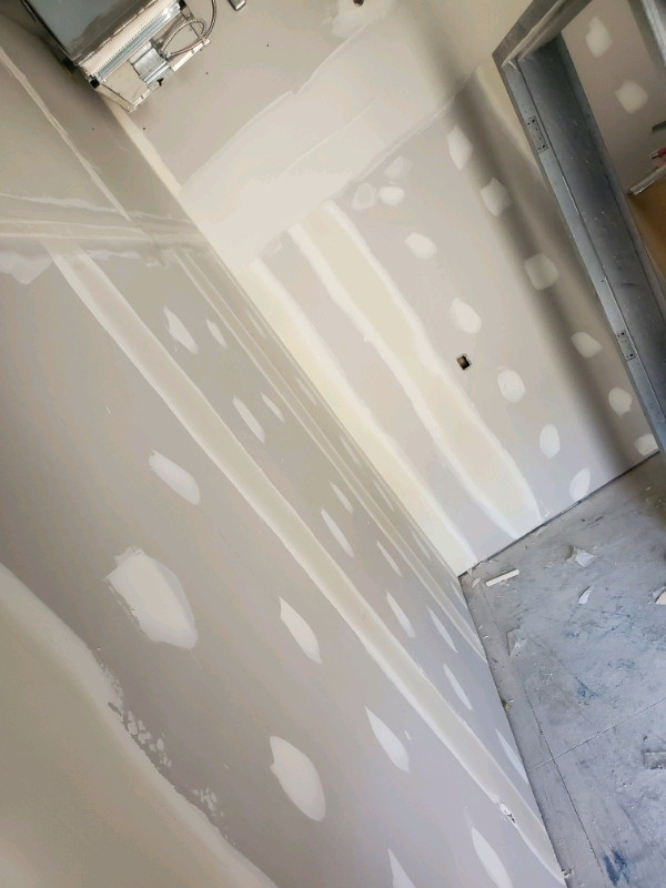 Golden quality drywall finishing  in Drywall & Stucco Removal in Woodstock - Image 4