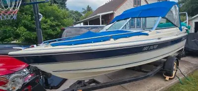 1986 Doral Spirit bowrider with trailer and motor. 1995, 115hp Yamaha 2-stroke. Motor works great. G...