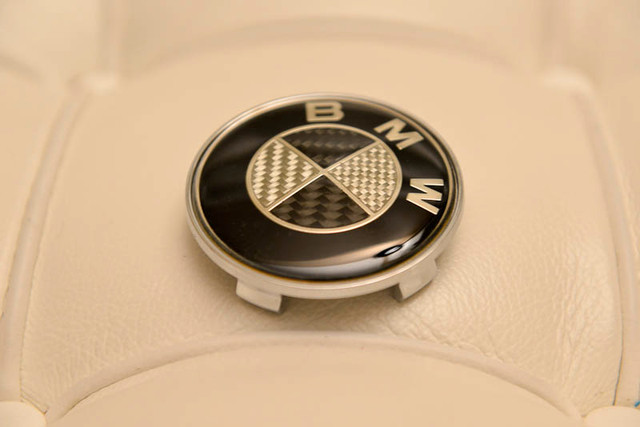 Brand New BMW SET OF 4 CARBON FIBER WHEEL HUB CAPS 68MM EMBLEM in Auto Body Parts in City of Toronto - Image 4