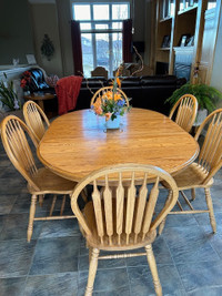 SOLID OAK TABLE AND CHAIR SET