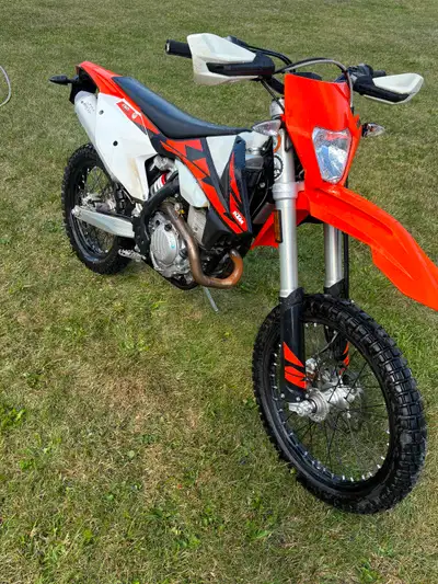 Selling my 2018 ktm exc-f 250 Very clean shape very low hours!! 28 hours well maintained only trail...