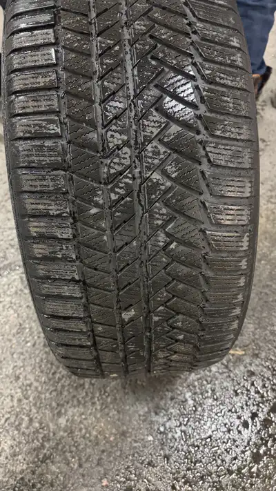 Continental Winter Contact 285/40 R22 Used for 3 winters Will fit all Audi original Q8 wheel / rim