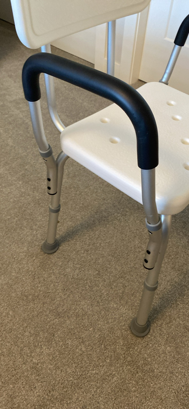 shower chair in Health & Special Needs in Saskatoon - Image 3