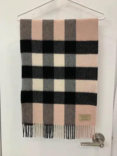 34 ads for burberry scarf in All Categories in Ontario Kijiji Marketplaces