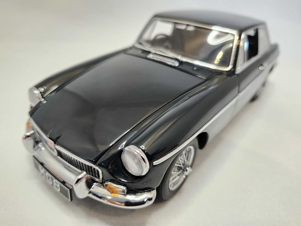 AUTOart 1/18 MGB GT クーペ Mk II 訳あり AUTOart - AUTOart 1/18 MGB