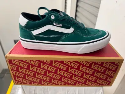 New Vans shoes - Size 9.5 US - Green, View more