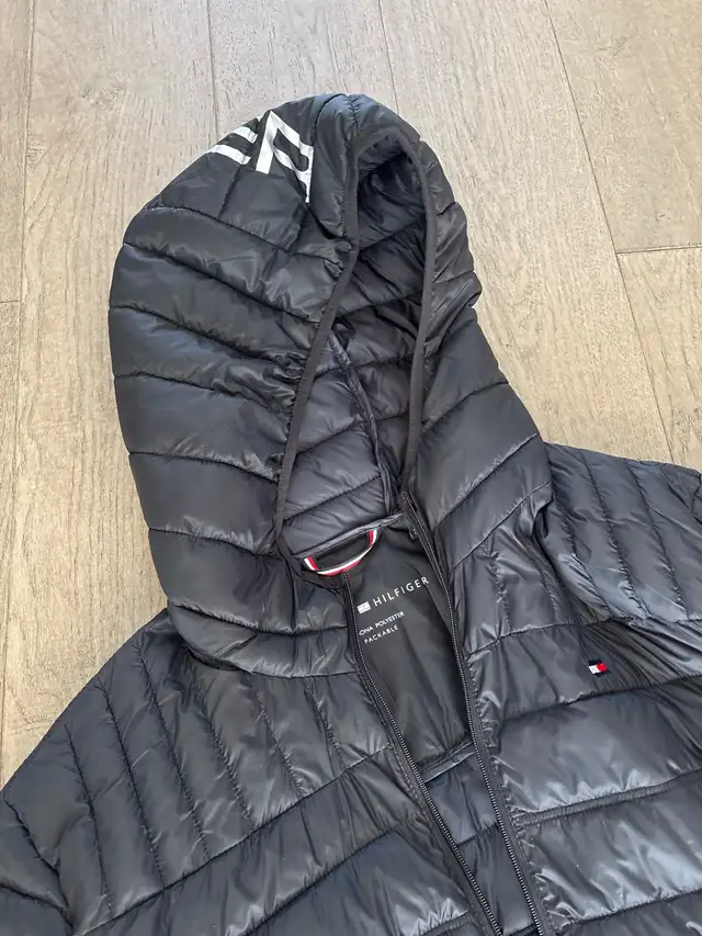 Tommy Hilfiger Men’s Coat  in Men's in Ottawa - Image 3