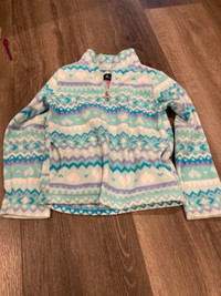 Children’s Place fleece sweater (5-6)