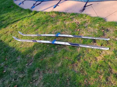 Cross-country skis, View more
