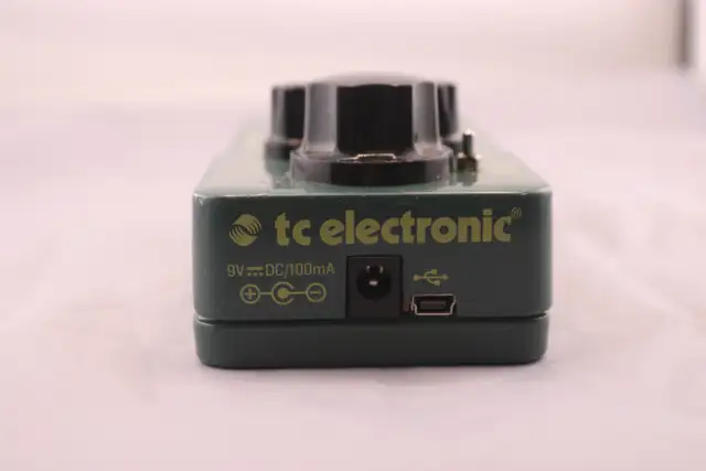 TC Electronic Viscous Vibe Pedal (41985-1) in Amps & Pedals in City of Halifax - Image 5